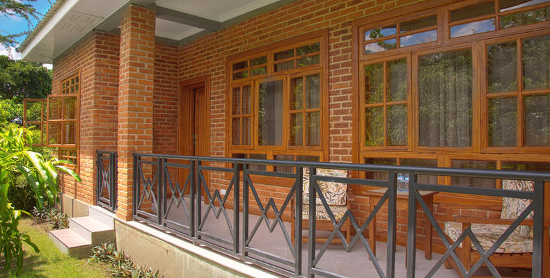 Spacious balcony to enjoy sundowners