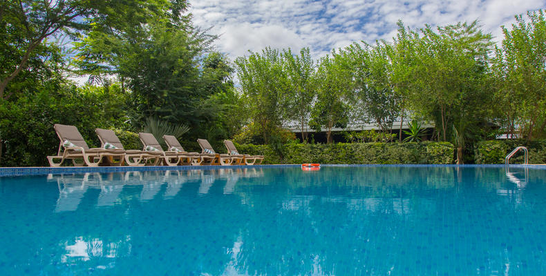 Swimming pool