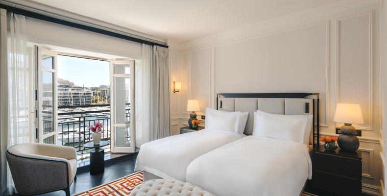 Twin Bed Room