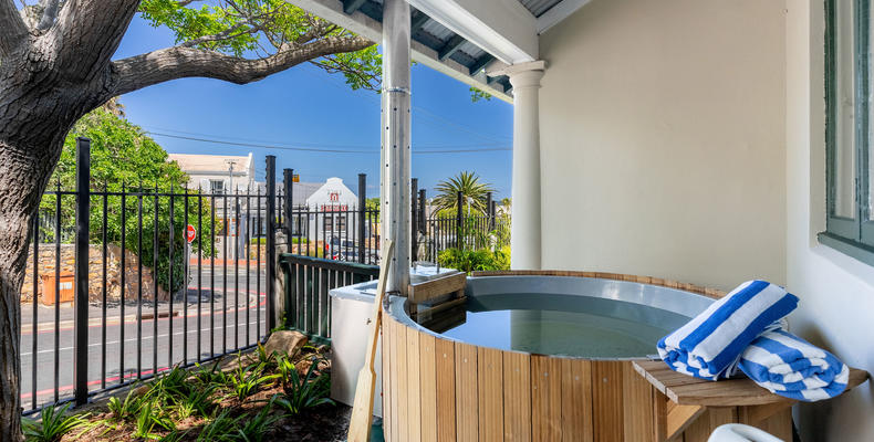 Stone Cottages | Wood Fired Hot Tub