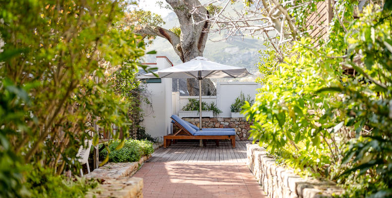 Camps Bay Village | Stone Cottages Entrance