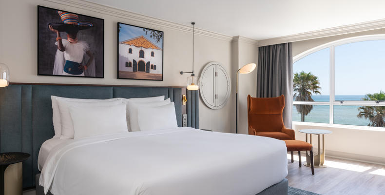 Radisson Collection Hotel, Waterfront Cape Town. Collection Room with Partial Ocean View 