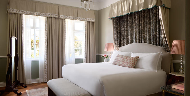 Dexluxe One Bedroom Suite - Bedroom