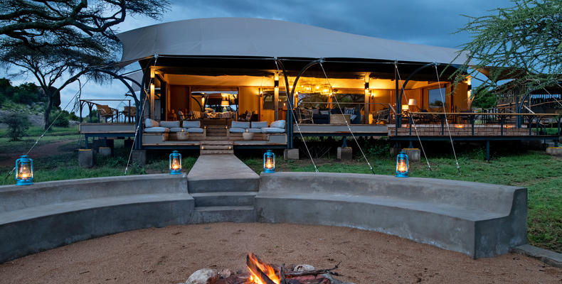 Main lounge with outside fire pit