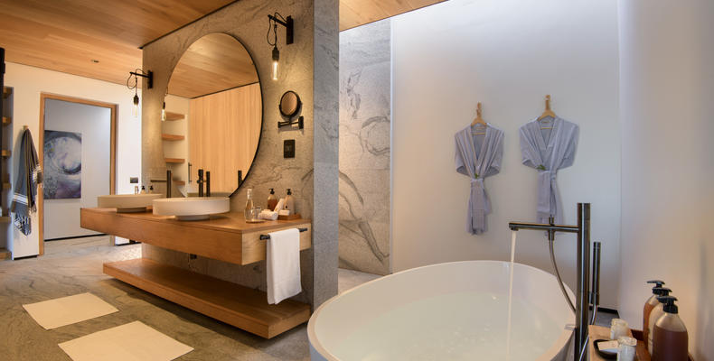 Morukuru Beach Lodge - bathroom en-suite