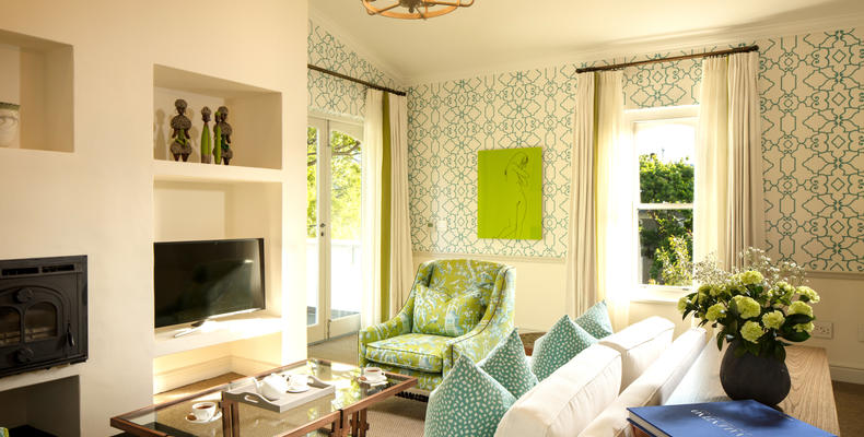 Four Quarter Suite lounge