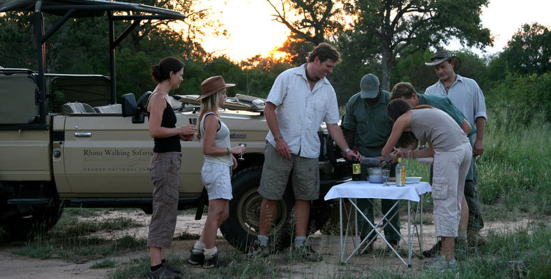 Rhino Post Safari Lodge - Game Drive