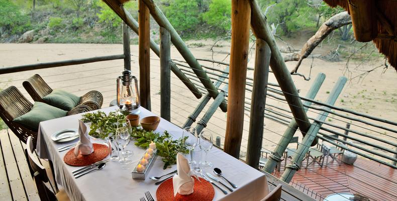 Rhino Post Safari Lodge - Dining