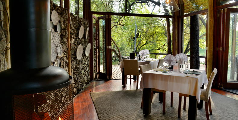 Rhino Post Safari Lodge - Dining