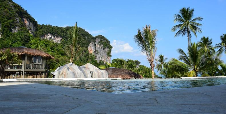 ClubHouse Pool