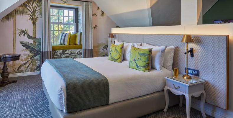 Luxury Balcony Suite