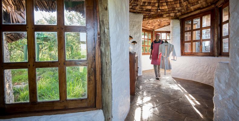  Klein's Camp Family Cottage passageway