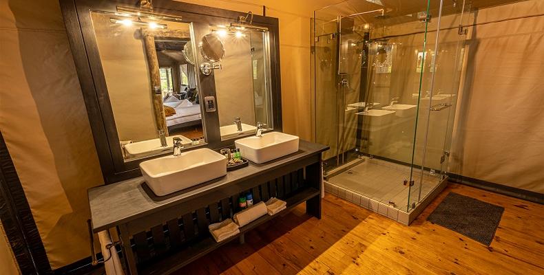 Luxury tent - Bathroom