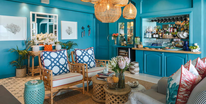 Lounge and Bar Area