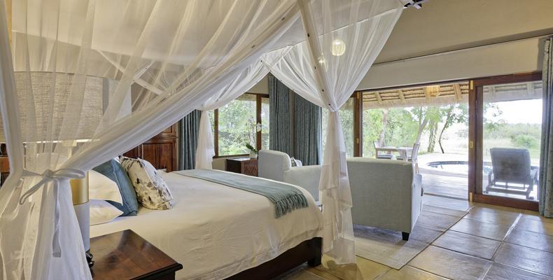 Savanna Executive suite bedroom