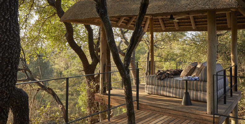Malewane Lodge Royal Suite Thatched Sala