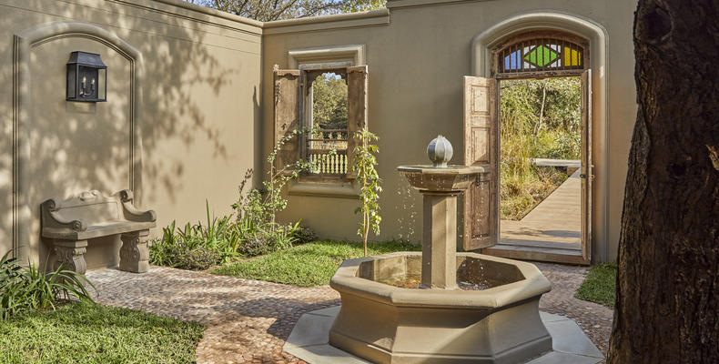Malewane Lodge Royal Suite Courtyard