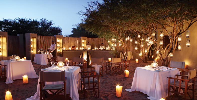 Londolozi Pioneer Camp - Boma dinner 