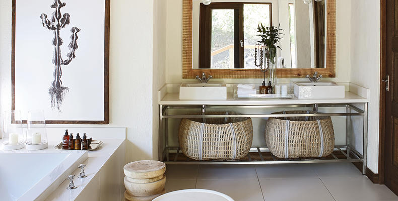 Founders Camp - Family Chalet Bathroom (Bush-Facing)