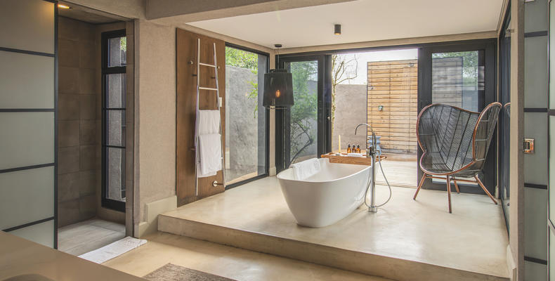 Lion Sands Ivory Lodge - Suite Bathroom