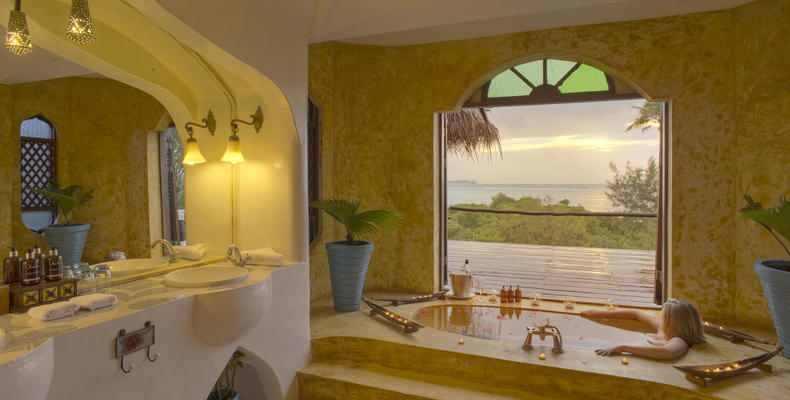 Matemwe Retreat - Bathroom interior and view