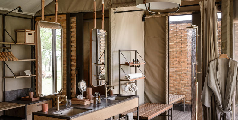 Singita Sabora Tented Camp - Bathroom in Suite