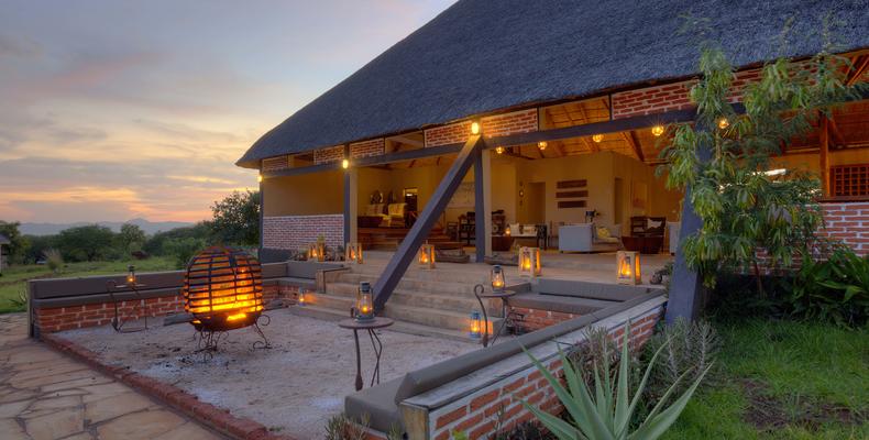 Bar & Lounge