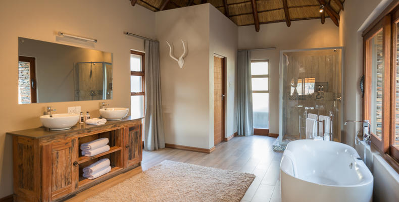 Suite Bathroom