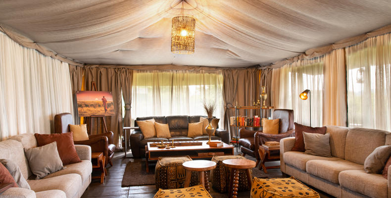 Main Area - Lounge