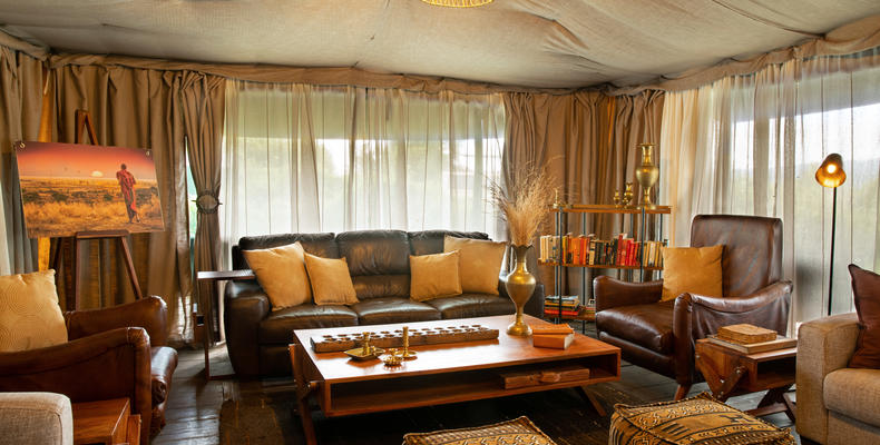 Main Area - Lounge