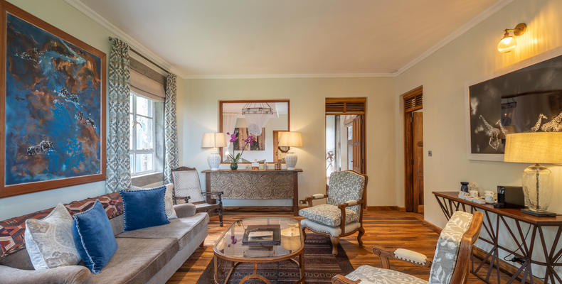 Lounge area in Finch Hatton Suite