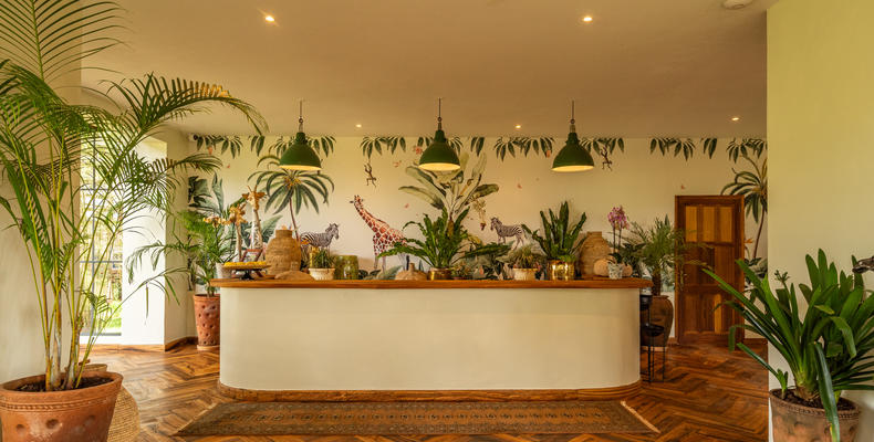 Garden Manor Breakfast room