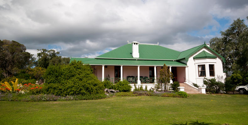 Leeuwenbosch Country Lodge - Main Lodge