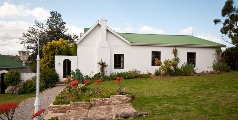 Leeuwenbosch Country Lodge - Dining Area 