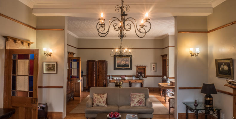 Leeuwenbosch Country Lodge - Lounge area