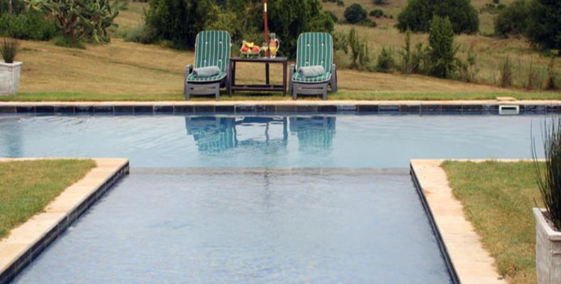 Leeuwenbosch Country Lodge - Swimming Pool 