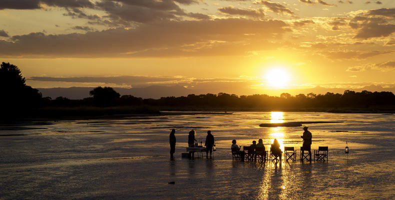 Zungulila sundowners