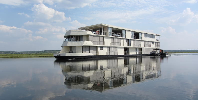 Zambezi Queen exterior