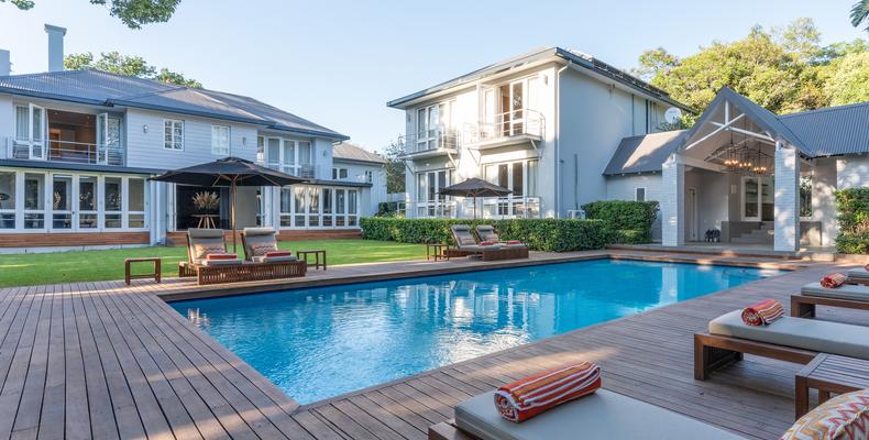 AtholPlace Hotel pool and garden