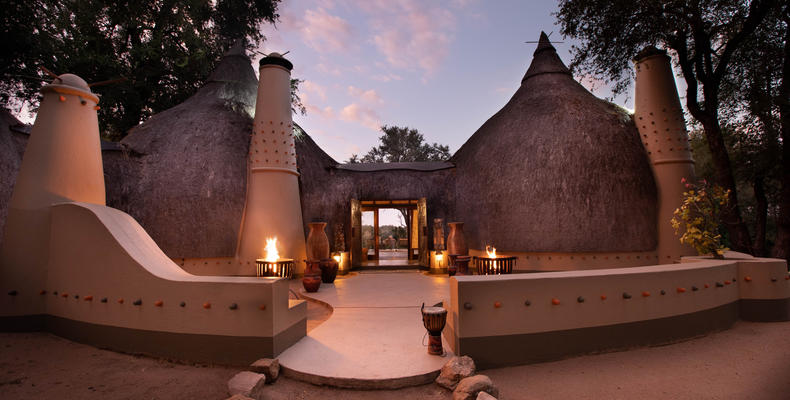 1. Signature Hoyo Hoyo Safari Lodge - Entrance