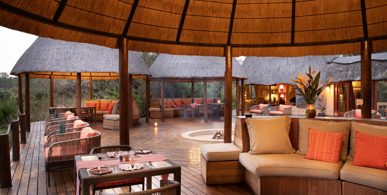 Hoyo Hoyo Safari Lodge - Dining Exterior