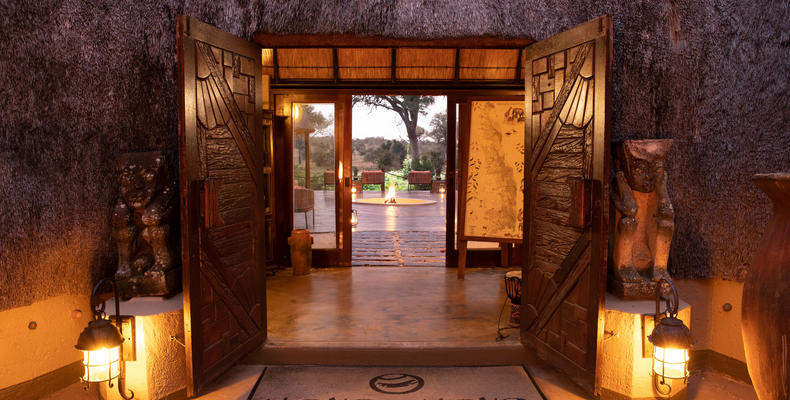 Hoyo Hoyo Safari Lodge - Entrance 1