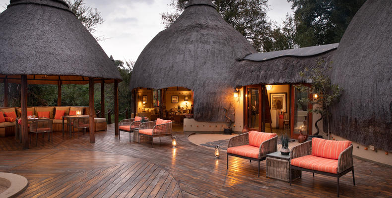 Hoyo Hoyo Safari Lodge - Lodge Exterior 1