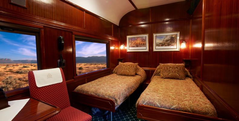 Deluxe suite split twin