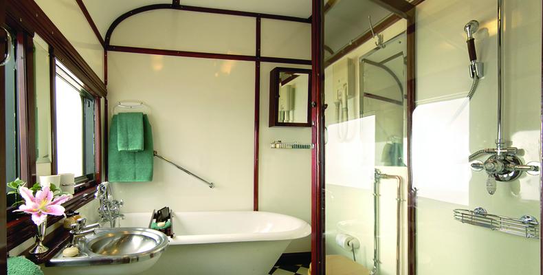 Royal suite bathroom