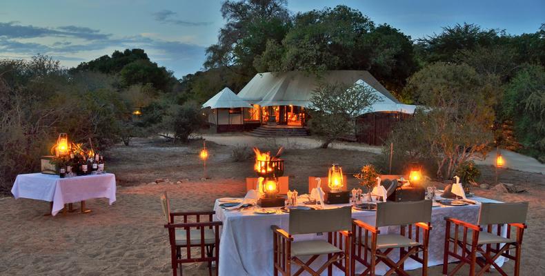 6. Signature - Hamiltons Tented Camp Bush - Dining