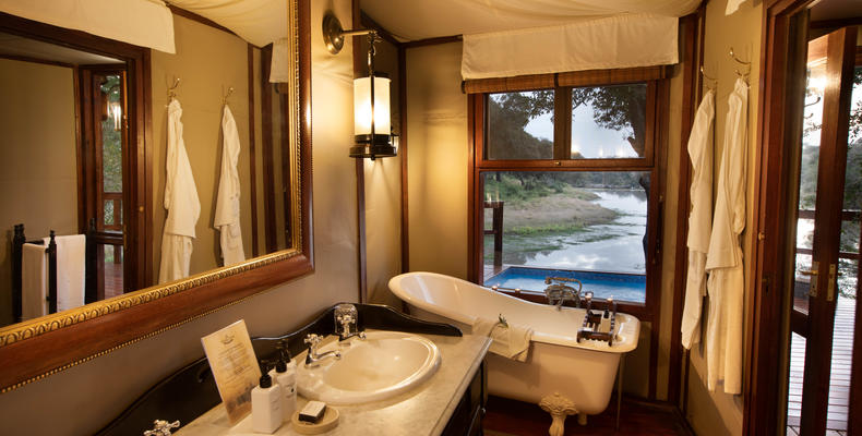 Hamiltons Tented Camp - Suite Bathroom 1