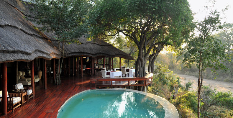 Imbali Safari Lodge - Deck & Pool