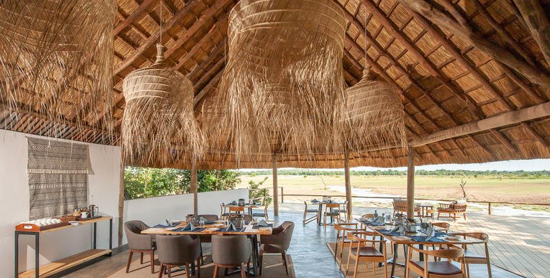 Kafunta River Lodge - Inside dining