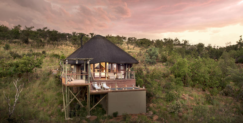 Mhondoro Safari Lodge and Villa